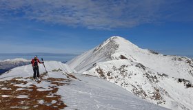 Auf dem Grat nach der Plannerknot. Im Hintergrund der Hochrettelstein