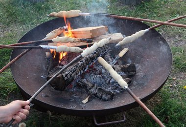 Spaß am abendlichen Lagerfeuer