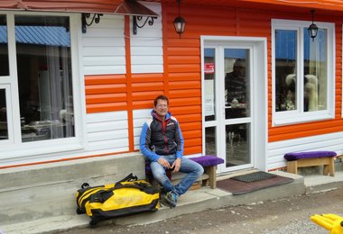 Das lange Warten im Kaukasus.