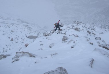Aufstieg über die Moräne zum Gletscher Ak-Sai