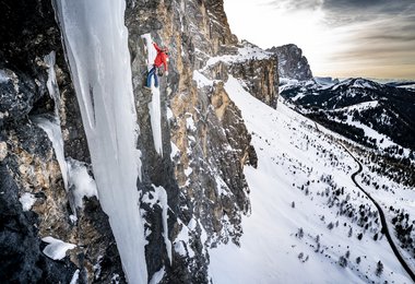 Albert Leichtfried in der 6. Seillänge der Route "Full Contact" , M9 (c) Stefan.Voitl