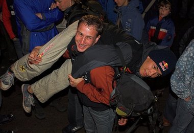 After Climb Party hier Cédric Lachat (SUI) und David Lama © Rainer Eder