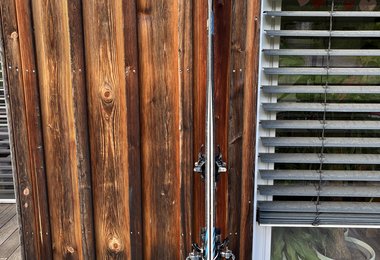 Semi Cap Construction gut sichtbar. Weiss ist die ABS Seitenwange, schwarz die Cap Construction Auch gut sichtbar der Tipund Tail Rocker (c) Hannes Haberl