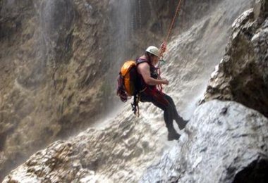 Die Kamera ist für nasse Aktivitäten wie zB Canyoning perfekt geeignet.