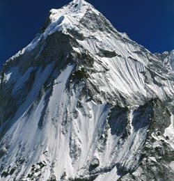 Der 7.350 Meter hohe JASEMBA. Foto Arch. Kammerlander