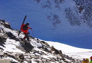 Auch die Sohle vom Backland Carbon Skitourenschuh ist gut - man fühlt sich sicher beim Aufstieg ohne Skier.
