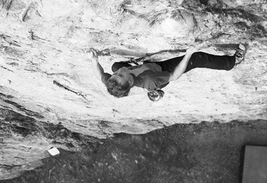 Michael Kemeter solo in Albatros (7c); Foto: bigwall.at by Michael Maili