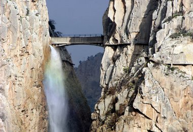 Die Brücke über den Canyon in El Chorro. Foto: Lobo Edition