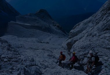 Lawine geht am Stopselzieher Klettersteig ab - Klettersteiggeher stirbt an der Zugspitze