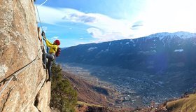 Tolle Querung im "Daniel" Klettersteig ganz rechts - Knott Klettersteige