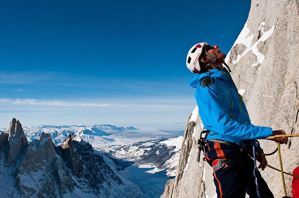 Thomas Senf in der Route 'Titanic' am Torre Egger © visualimpact.ch | Thomas Senf