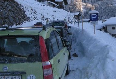 2,5 Euro Parkgebühr wird z.B. von der Gemeinde Innerst eingehoben.