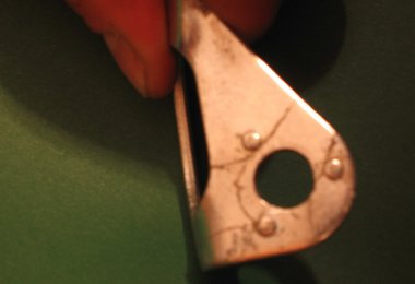 Vorsicht: Bohrhakenlaschen „Red Point Arco“ brechen!