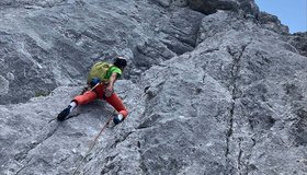 Tobias Rungg in der 14. Seillänge der Route Kirchlexpress