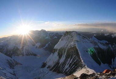 Sonnenuntergang neben Cho Oyu, Gyachung Kang und Changtse © Ralf Dujmovits