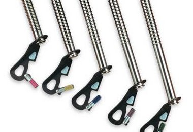 Turbo Express Icescrew von Black Diamond - die Länge ist farblich gekennzeichnet