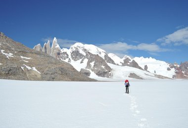 Way to Cerro Torre (C) Caro North