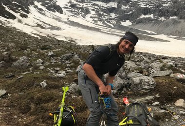 Beim Wechsel auf Ski unterhalb der Ortler Nordwand.