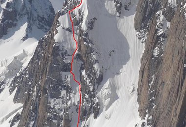 „Pizzeria Komorova“, Nordwand Pik Zuckerman (5.045m), 600m, M4, 90°