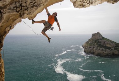 Andi Kronthaler beim Klettern auf Sardinien Foto: Bernhard Kogler