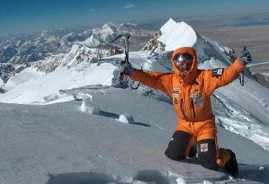Simone Moro auf dem Gipfel der Shisha Pangma 8027m