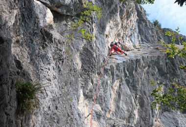 Mit dem Equinox Elite in einer Mehrseillängentour im Val di Ledro (Riva - Gardasee).