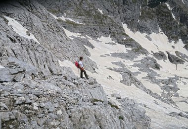 Start in die neue Bergsaison: Achtung auf alpine Gefahren und winterliche Bedingungen (c) bergsteigen.com