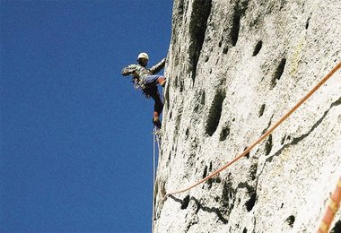 Igor Koller bei der Erstbegehung von Weg durch den Fisch an der Marmolada; Foto: Archiv Igor Koller