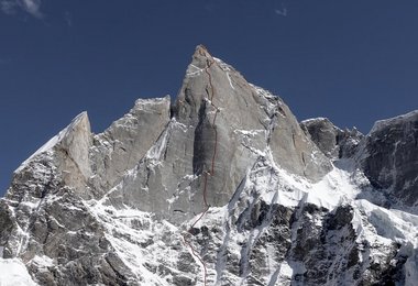 Cerro Kishtwar Nordwestwand mit der Route "Har Har Mahadev“ / Stephan Siegrist