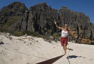 Slackline vor dem Basecamp auf Nosy Andantsara