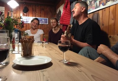 Das Team Adlersruhe auf der Erzherzog Johann Hütte 