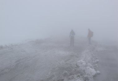 Hinunter über den glatten Gletscher...