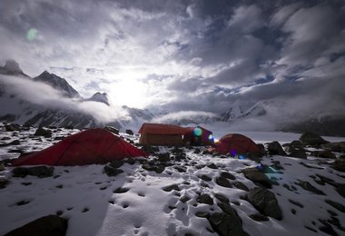 Base Camp am Vigne Gletscher (c) David Lama