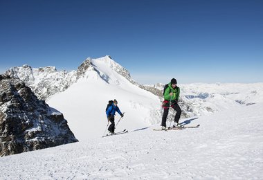 Der Aufstieg mit den Skiern