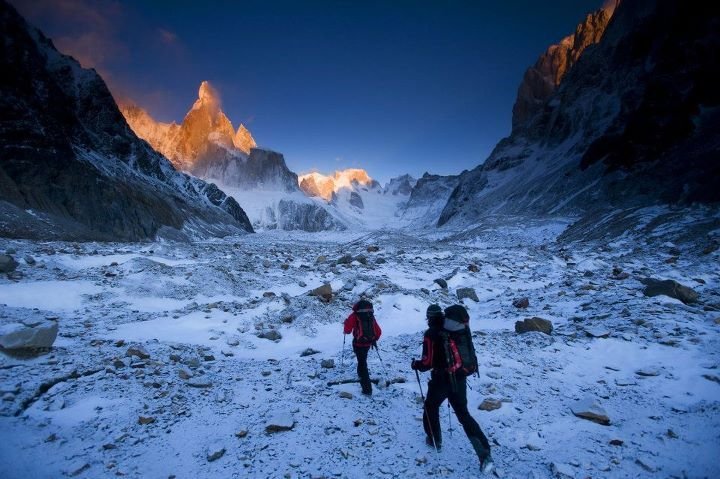 David Lama und Peter Ortner beim Zustieg zum CT 2011 (c) Red Bull