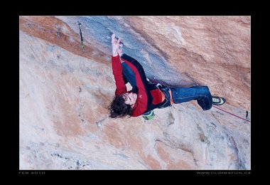 Adam Ondra in "Golpe de Estado" 9b, Siurana © Vojtech Vrzba