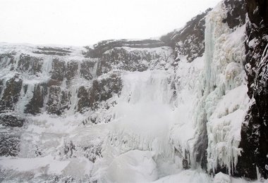 Die Eiswand mit der Route „Marry me“