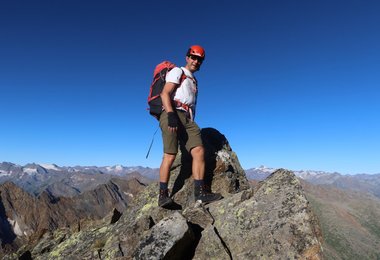 Mit der UYN Cool Merino Herren Trekkingsocke in den Stubaier Alpen