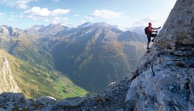 Eine Querung mit perfektem Ausblick - Tälli Klettersteig