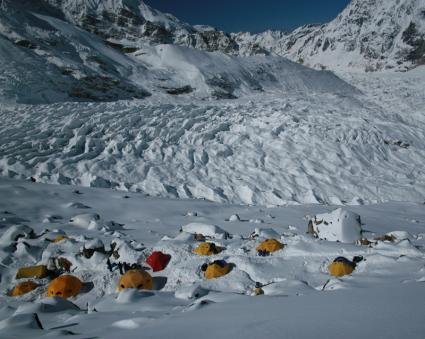 Kantsch: Basecamp Panorama - endlich besseres Wetter; Foto: Amical.de