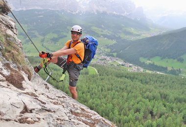 Mit dem Trion Spine auf einem Klettersteig in den Dolomiten