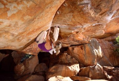 Angy Eiter in The ghost in the darkness (fb 7c+)