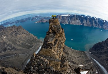 Auf dem Gipfel! Ein Granitturm und eine Aussicht wie im Märchen © Thomas Ulrich