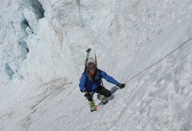 Im Aufstieg kurz unterhalb von Lager I auf 6200 m Bild: © Carlos Soria