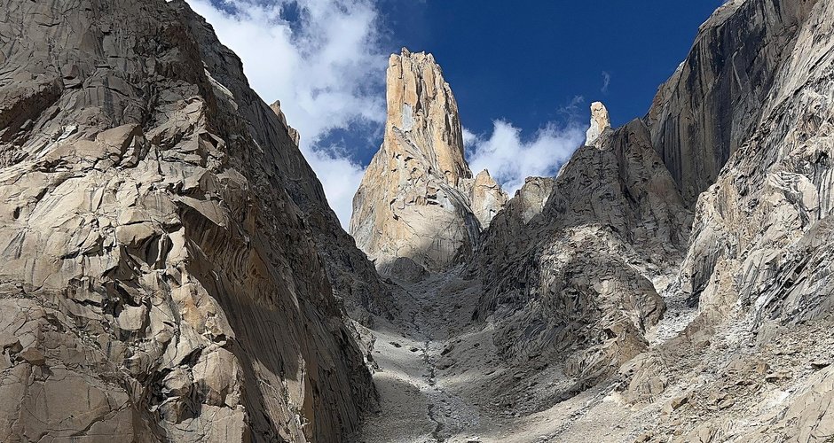 Der Trango Tower (c) Julius Brunner 