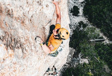 „Born Ready“ trad. 9 (8 obl.) - Hintere Geierwand @daniel.rogger.dolomites @davide.prandini