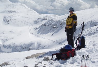 Auf dem Gipfelplateau des Pordoi, direkt ober der Holzer Rinne