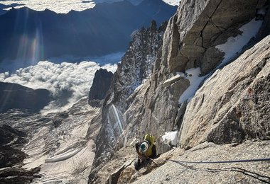 Grandes Jorasses (c) L. D'Addario - F. Ratti / A. Beltrame - A. Valenti (agbvideo.com)