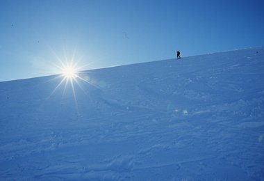 Nach 45 Min. beginnt die Abfahrt vom Gipfel