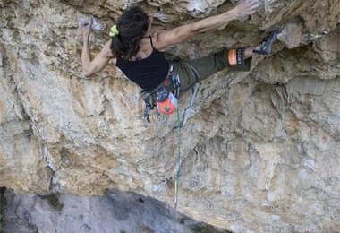 Josune in Powerade 8c+; Photo Archiv Bereziartu